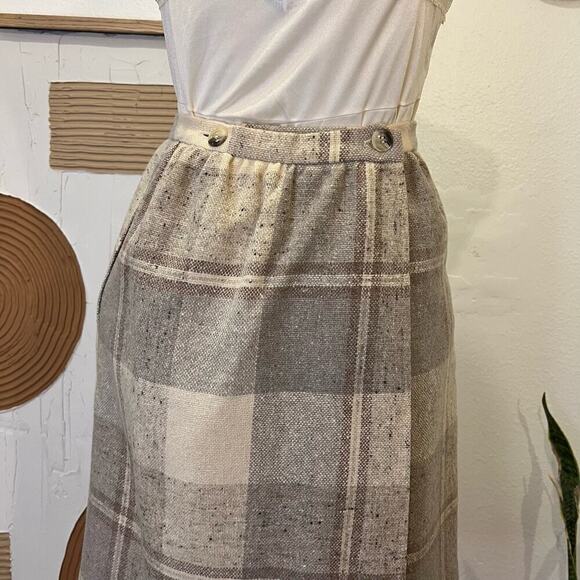 Vintage 90s Jones New York Cream Neutral Wool Plaid Print Wrap Mini Skirt - Picture 10 of 14